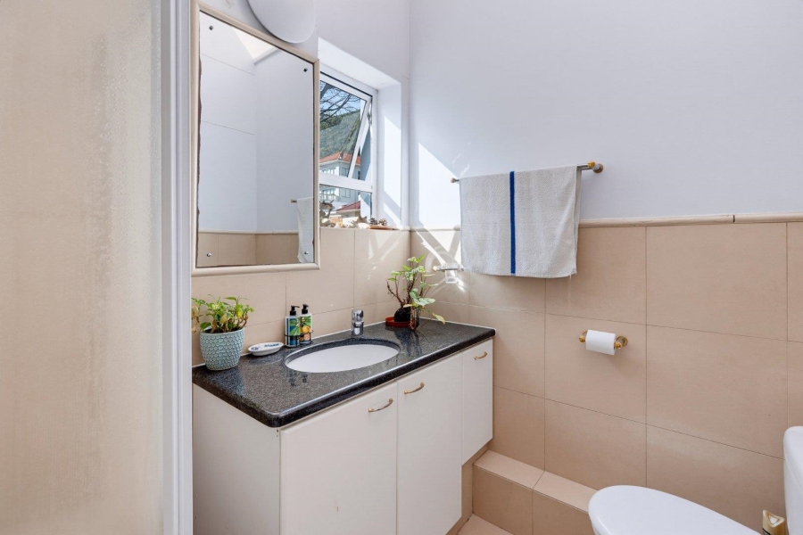 3 Bedroom Property for Sale in Sea Point Western Cape
